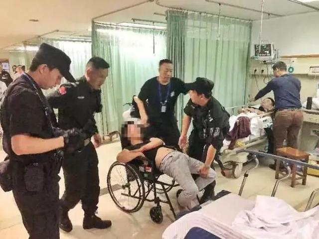 醫院14樓窗外，掛著一個大男人！他痛哭的瞬間，讓人心酸