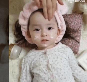 她被網友稱為「世界上最美的寶寶」，3個月後「現在的模樣」讓網友都震驚
