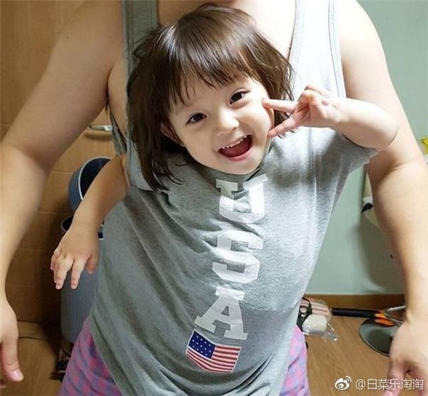 她被網友稱為「世界上最美的寶寶」，3個月後「現在的模樣」讓網友都震驚