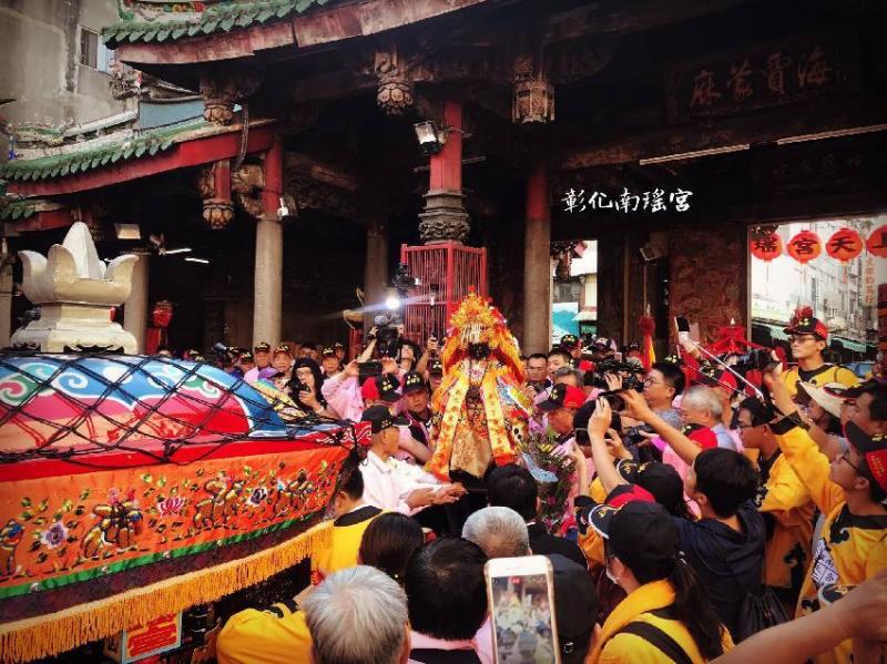  孝子淚曝爸爸「內臟破裂瀕死」跪求媽祖救父！他對媽祖承諾「這件事」爸爸一周竟康復痛哭：媽祖顯靈！