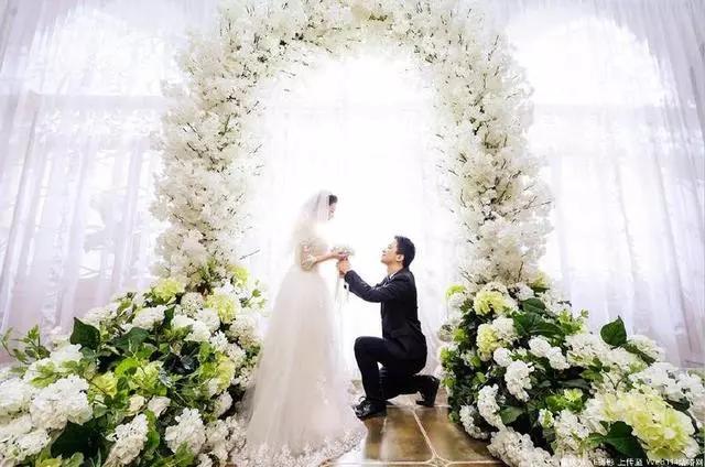 心理測試：你最想和那個他拍哪種婚紗，測出你婚姻的是否一直幸福 