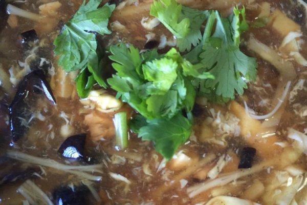 主廚教你「酸辣湯」這樣煮，舀起一匙滿滿料，好喝人人誇！ 