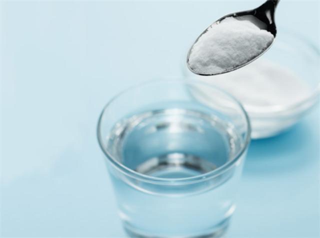 牙痛可用食鹽水漱口止痛，食鹽的四個小妙用你知道幾個 ?