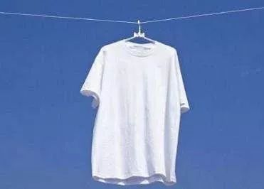 衣服不管沾上什麼，用它泡一泡，髒東西自動跑出來！