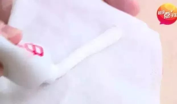 衣服不管沾上什麼，用它泡一泡，髒東西自動跑出來！