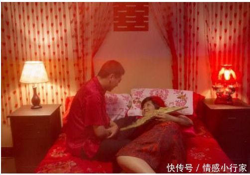 嫁了個傻子老公，新婚夜不想和他同房，生氣推他，聽到聲音我愣了