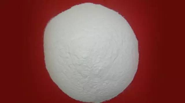床墊用久了萬能的小蘇打，洗菜去農藥，拿來「洗腳」竟還有這種功能！？ 