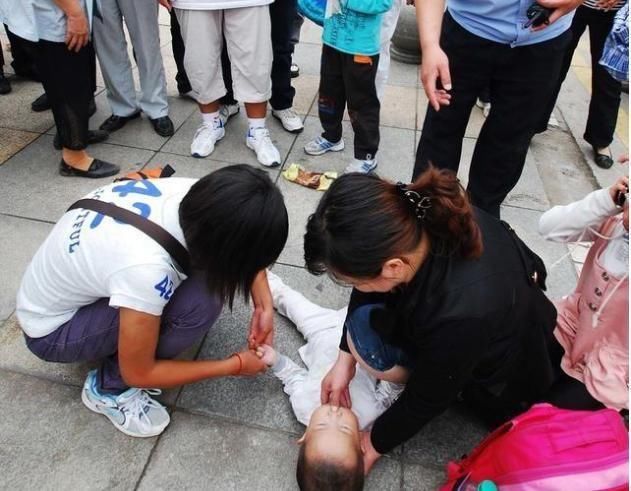 8歲寶寶查出肝癌，醫生嘆息:這種調料最好一口都不碰!！