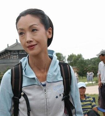 她當著3萬多人拒絕劉德華求婚，被家暴男禍害5年瘦骨如柴， 再找劉德華求安慰！