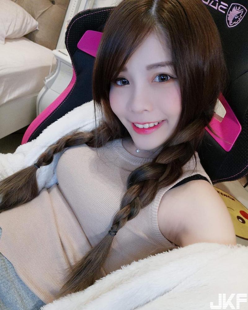 超甜美Youtuber臉紅心跳的18禁實測！讓人看得不要不要！