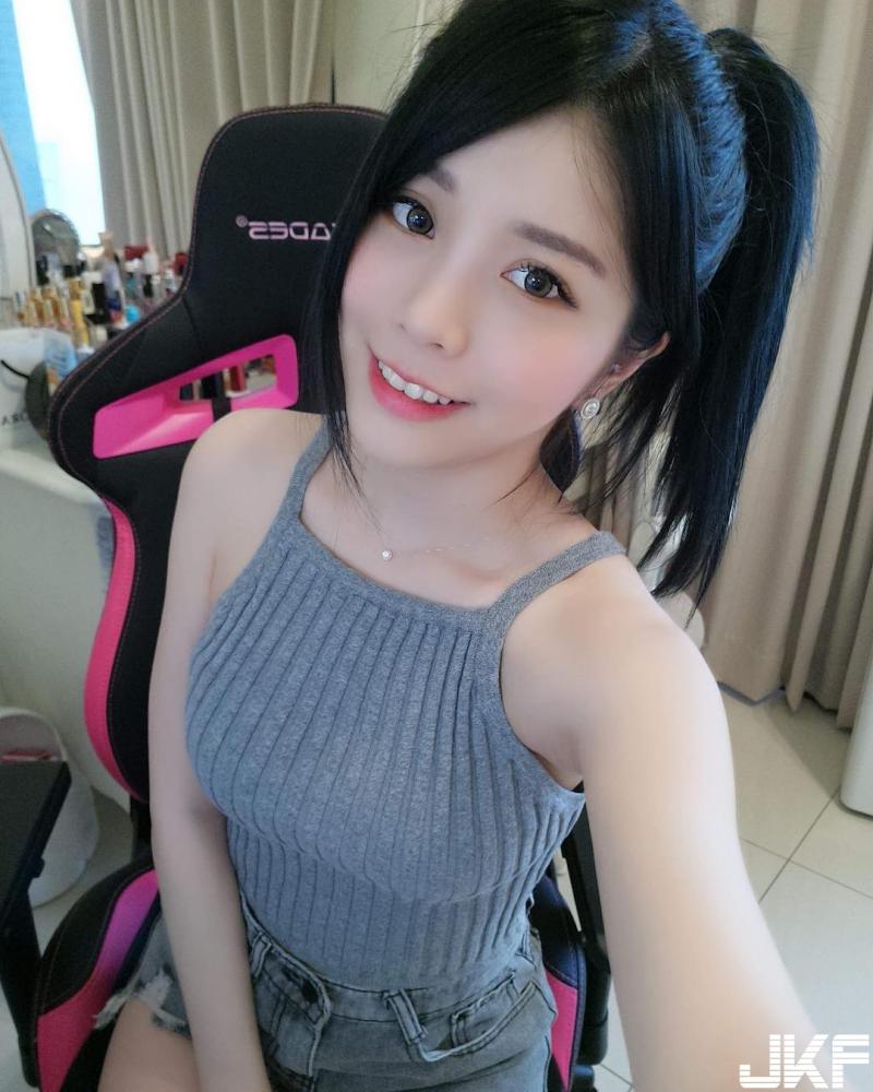 超甜美Youtuber臉紅心跳的18禁實測！讓人看得不要不要！