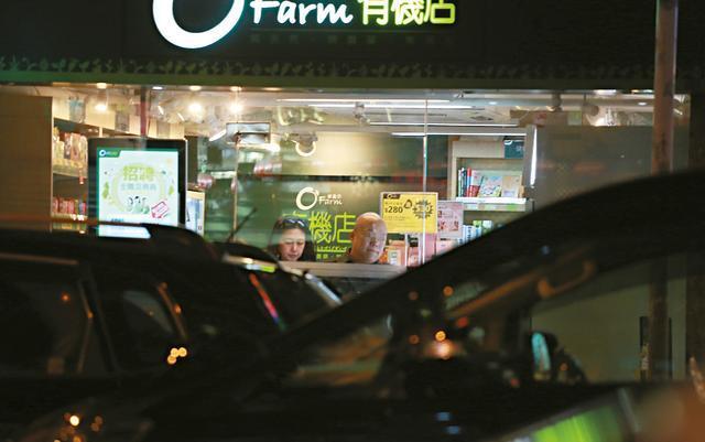 劉德華匿名為粉絲還債，外甥女向其求助卻不近人情，無奈道出家醜！