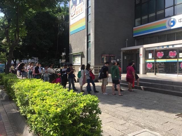 還沒開門就大排長龍...好心網友分享「免排隊秘技」實測成功！鄉民大推：超實用