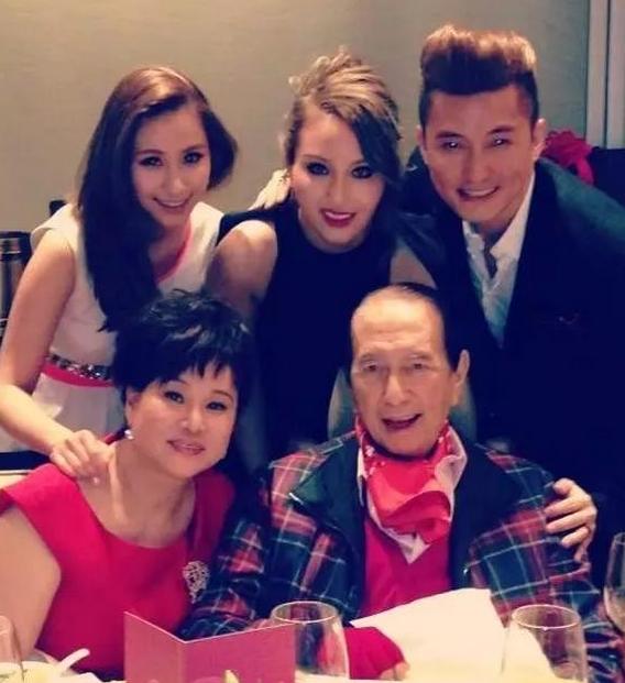 他當年誇下海口：「5年超越周杰倫」！　情斷身價千億女友「唱片合約也被終止了」...