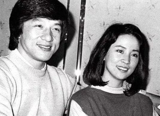吳綺莉2 8 年前舊照曝光，楚楚動人與現在判若兩人，曾經的美艷卻比不上林鳳嬌這兩點！