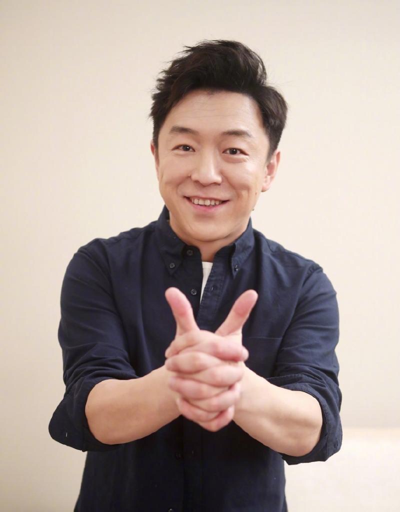 44歲的鐘漢良，44歲的劉愷威，44歲的黃渤，但都輸給了44歲的他！