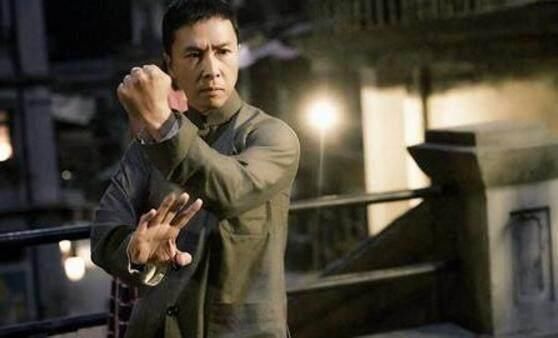 吳京和甄子丹實力相近？看看洪金寶是怎麼說的，真相太意外！