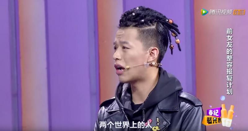 渣男瞞著女友告白混血女神，女神突然大哭「拿出舊照片公開身分」全場瞬間凝結！