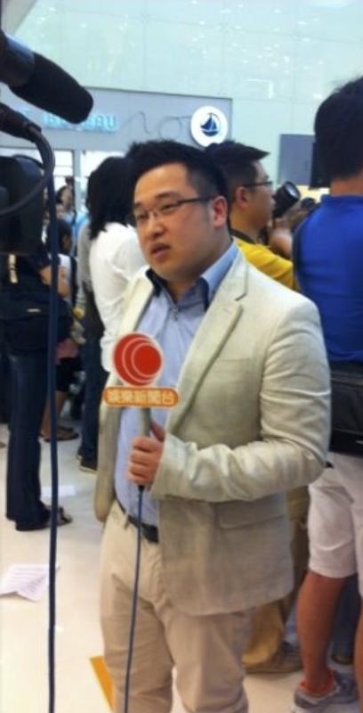 曾志偉當年和寳媽離婚後再娶，如今共有4名子女！當小兒子的照片曝光後，網友直呼：「根本是爸爸翻版！」 