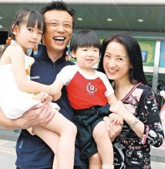 50歲林煒當年以《花系列》風靡全台，遺傳他好基因的「16歲女兒」首度曝光....根本仙女下凡！ 