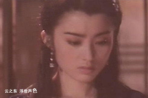 她當年演《賭神》的「綺夢」紅遍全亞洲，《倚天屠龍記》的「趙敏」驕傲美麗！不敢相信現在她變成這樣子...太帥氣了吧！  