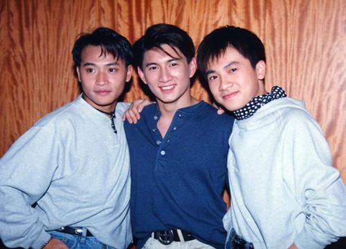 吳奇隆忍淚獻唱離別曲送陳志朋當兵，唱到一半轉頭發現「超大驚喜」瞬間哭成淚人兒！ 