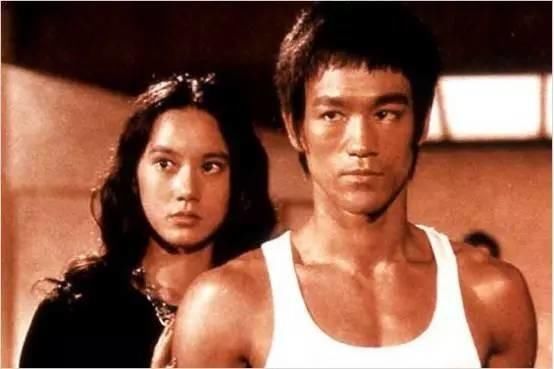 李小龍死在她的床上，後來嫁給向華強，老年讓人唏噓！