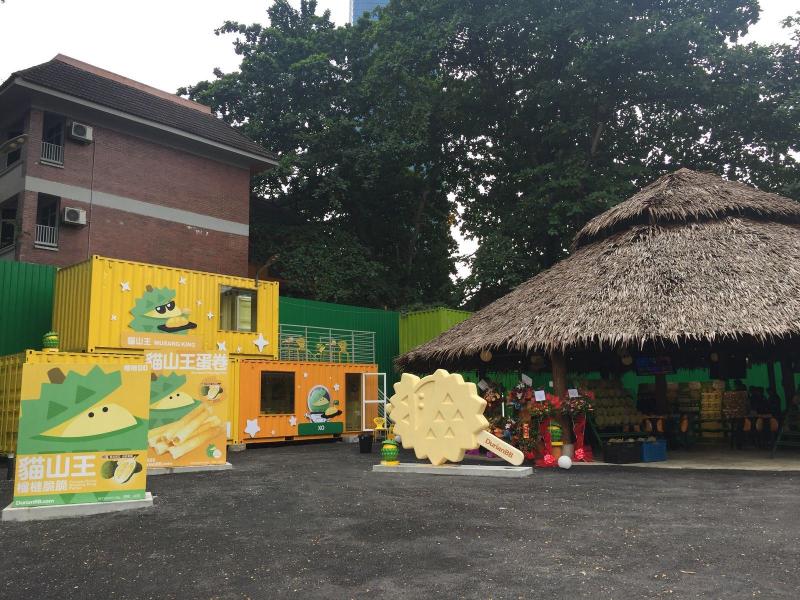 越南男藏戒指在榴槤製造求婚驚喜，沒想到女生竟然如此回應！