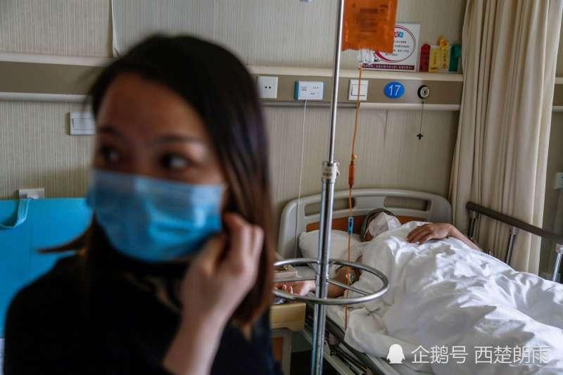 帥教官罹血癌「皮膚潰爛」遭現任拋棄　絕望之際前女友突然現身醫院… 