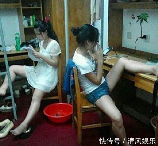 搞笑GIF圖：妹子妳當街整理自己的短裙，看錯的人還以為妳要幹什麼！