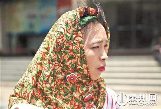 丈夫尿毒症 婆婆因癌去世 &quot;90後&quot;媽媽獨撐一個家