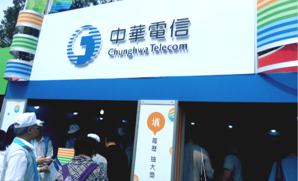 中華電信推「499吃到飽」優惠方案有詐！他算出「違約金公式」網友驚呼：業者佣金早就賺翻了！