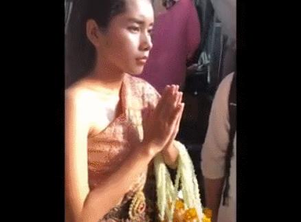 接待中國遊客強顏笑?泰國迎賓小姐遭曝光後被開除！
