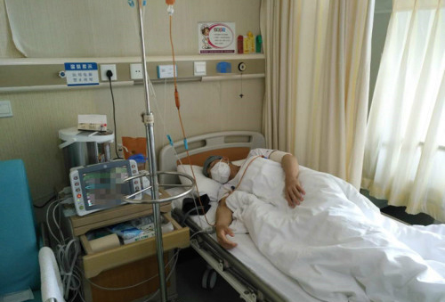 29歲帥教官患癌「肩膀潰爛」，最終遭現任女友拋棄！沒想到前女友竟現身醫院…瞬間流下男兒淚！
