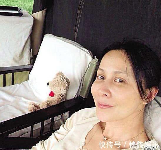 劉嘉玲卸妝後，那英卸妝後，王菲卸妝後，網友：丑驢三隻！