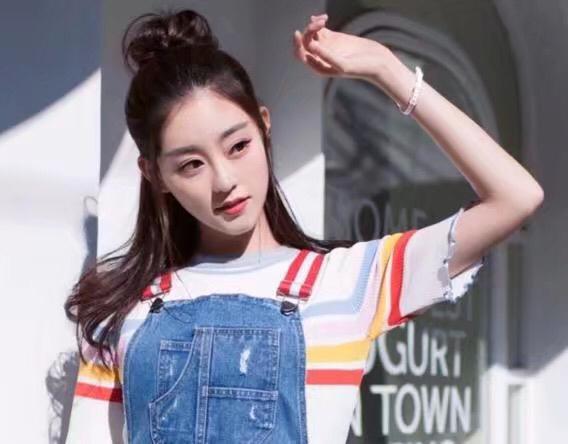 楊冪旗下最美女藝人 ，迪麗熱巴才排第三，第一名美得讓人窒息！!  