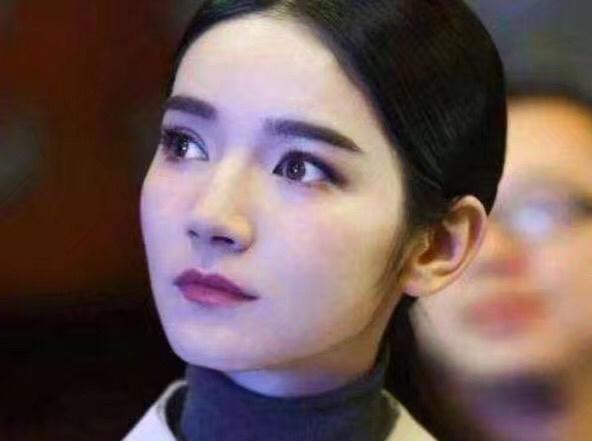 楊冪旗下最美女藝人 ，迪麗熱巴才排第三，第一名美得讓人窒息！!  