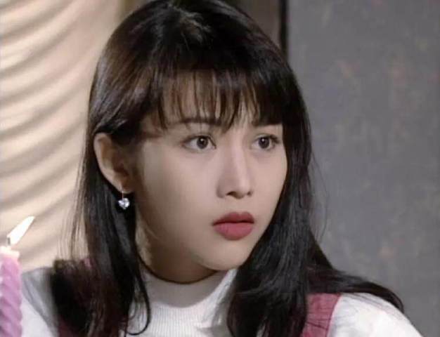 《甄嬛》皇後「女兒長大了」基因太強大！　7歲「逆天長腿」震驚網友：打敗一票女神 