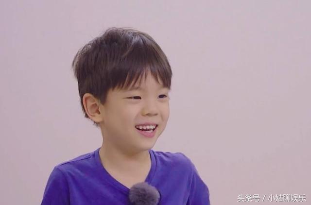 《媽媽是超人》嗯哼講繞口令時，有誰注意到霍思燕家床上是什麼？ 