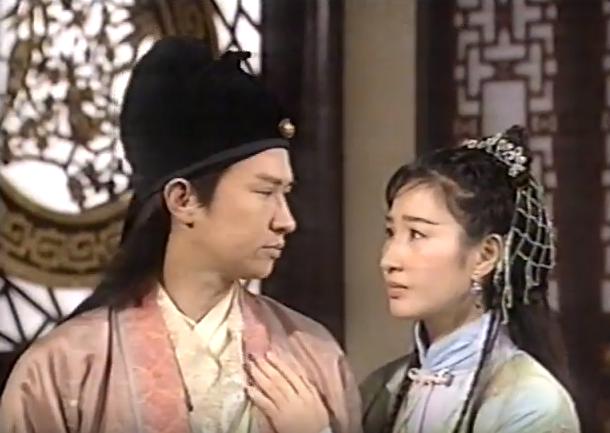 她當年是「無線一姐」，卻不顧眾人眼光與「龍套之王」戀愛，如今丈夫已成影帝，53歲的她仍如少女般美麗！﻿ 