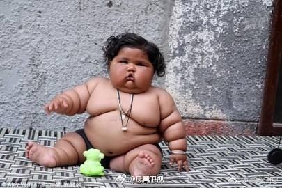 真實版米其林寶寶！1歲嬰兒「一天喝23次奶」體重破20公斤　醫生檢查才發現「問題出在爸媽身上」 