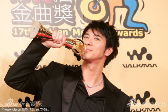 優質偶像「王力宏」家族3代竟都是「高學歷」！看到他奶奶的來頭後我已經佩服得說不出話了！教育真的很重要阿～ 