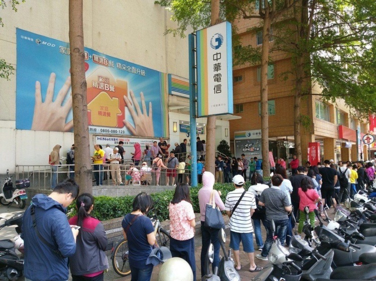 別急著跳槽！聰明網友7字密語「比499更便宜」神操作被讚爆：原來如此！