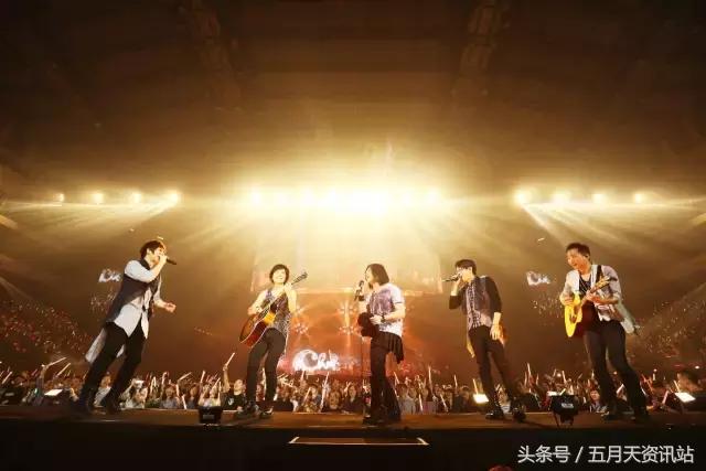 關於愛情，懵懵懂懂的像極了這5首歌五月天的愛情五部曲！ 