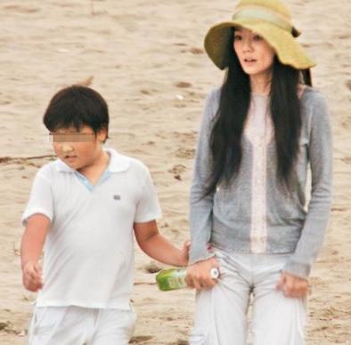 黃少祺曾傳「秘戀謝金燕」遭起底他才是「孩子的爸」！他爆氣公開真相：「我對不起老婆小孩....」 