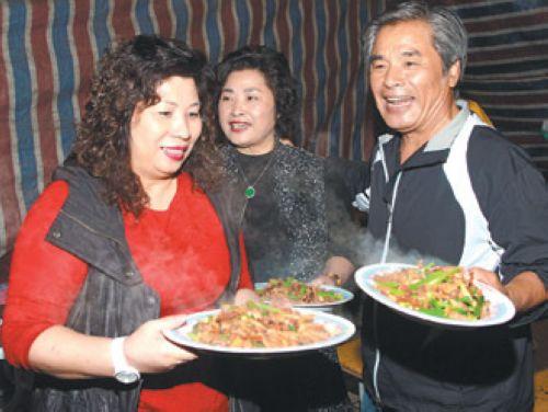 金鐘影帝雷洪喜擁「1妻6妾」，月花50萬養家！後來因欠債六千萬，老婆們居然都「這樣」了.... 