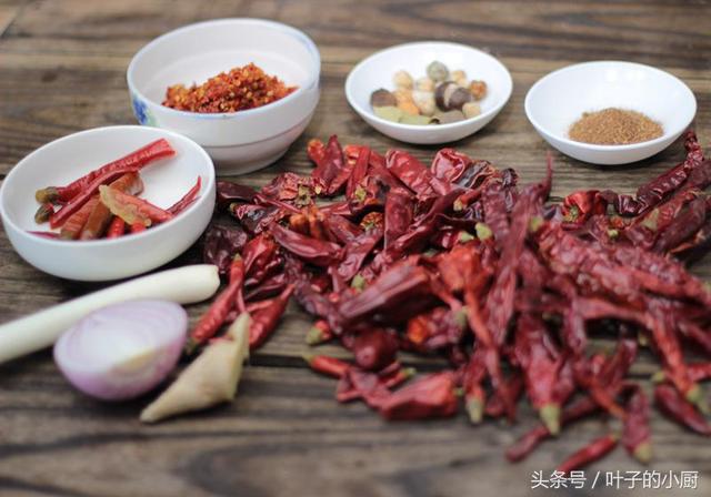 辣椒油怎麼做最香？五星美味秘制配方！又紅又香的秘訣！