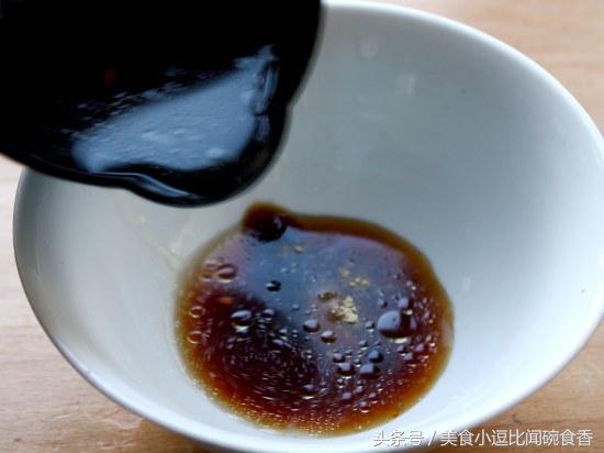在家也能吃到「海南雞飯」，雞肉鮮甜可口，搭配醬汁簡直一絕！ 