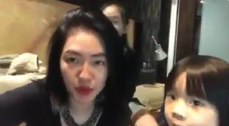 小S收到「女兒送的母親節禮物」氣到臭臉　嚴肅對女兒「訓話45秒」被網友讚翻了 
