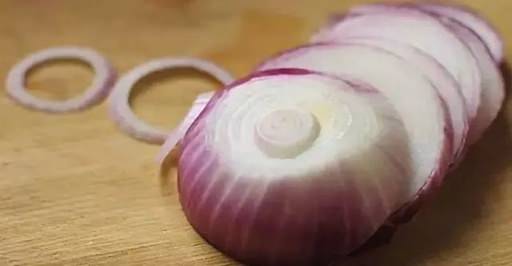 「洋蔥+蘋果」持續吃7天，甩掉贅肉和雀斑，對消脂和抗衰 